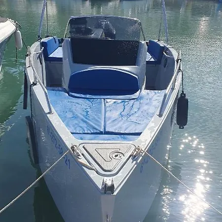 Vell Luxury Villa, Sea Direct Access, Private Pool Villa