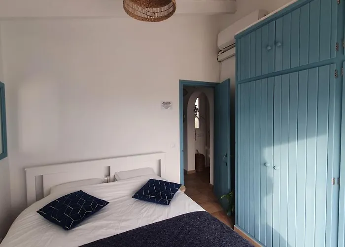 Vell Luxury Villa, Sea Direct Access, Private Pool Villa *