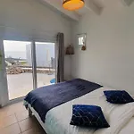 Vell Luxury Villa, Sea Direct Access, Private Pool *