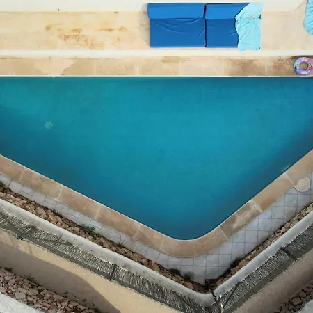 Vell Luxury Villa, Sea Direct Access, Private Pool