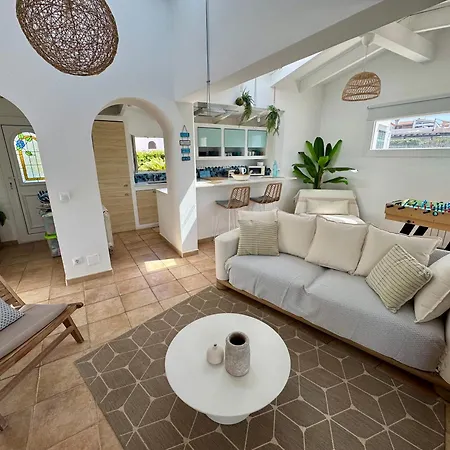 Vell Luxury Villa, Sea Direct Access, Private Pool Villa *
